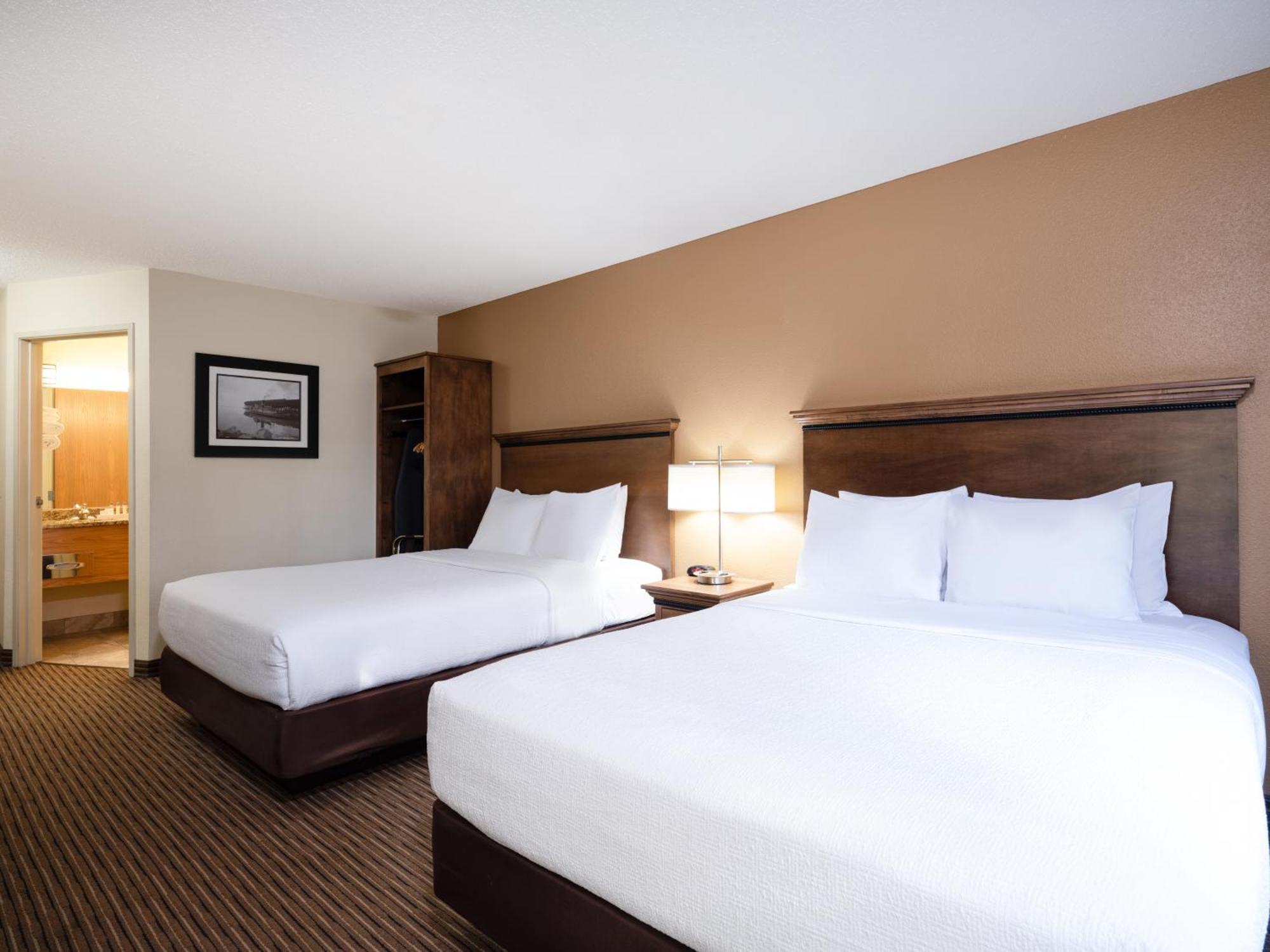 Country Inn Ту Харбърс Екстериор снимка