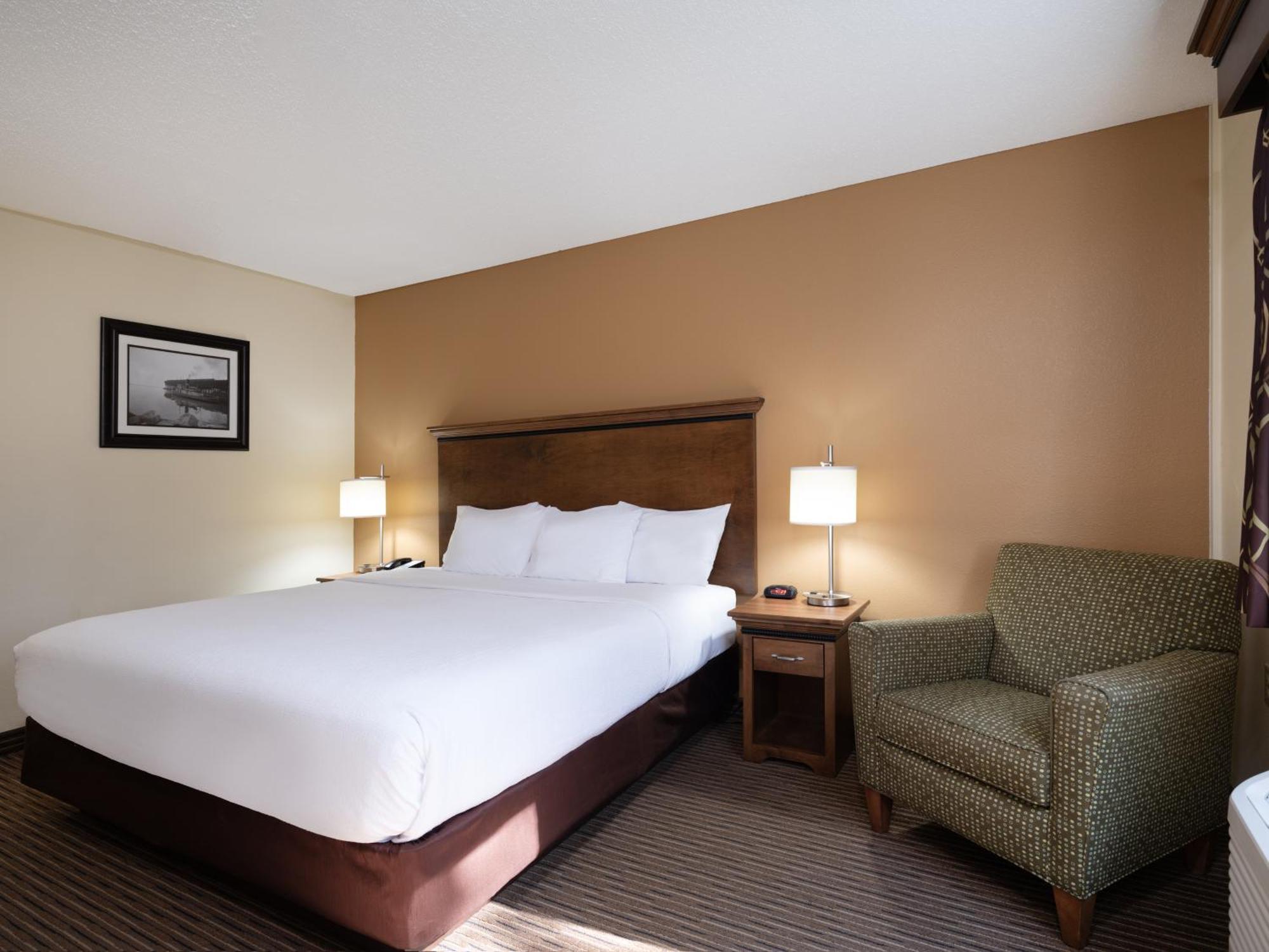 Country Inn Ту Харбърс Екстериор снимка
