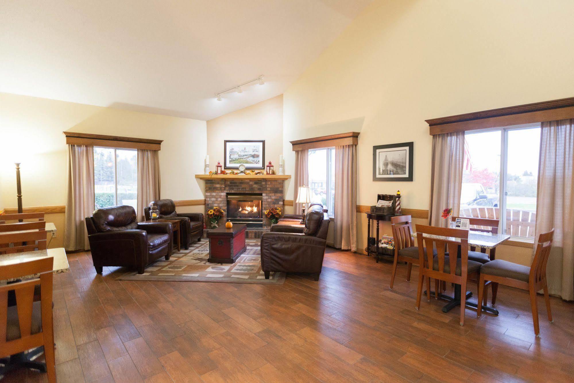 Country Inn Ту Харбърс Екстериор снимка